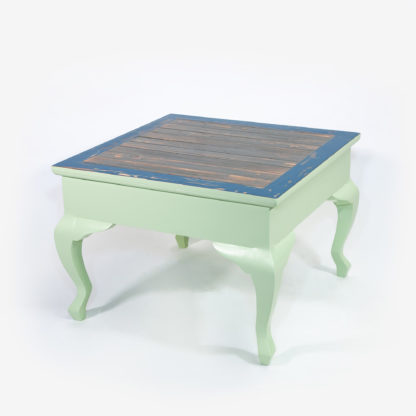 Table basse design colorée carrée en bois massif